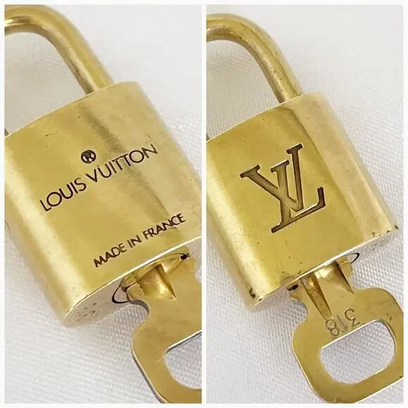 LV #318 Lock and Key on 17" Chain Necklace 18k Gold Plated - Picture 6 of 8